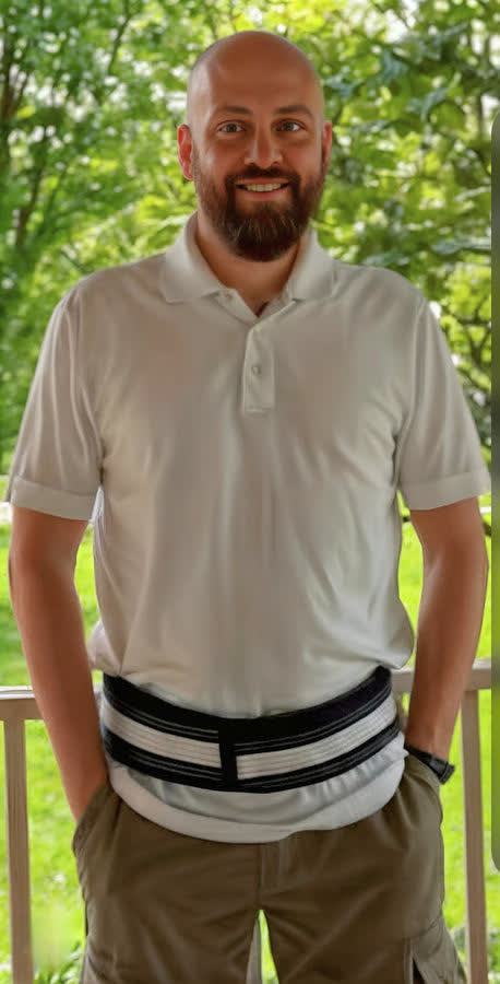 Man wearing the adjustable support belt
